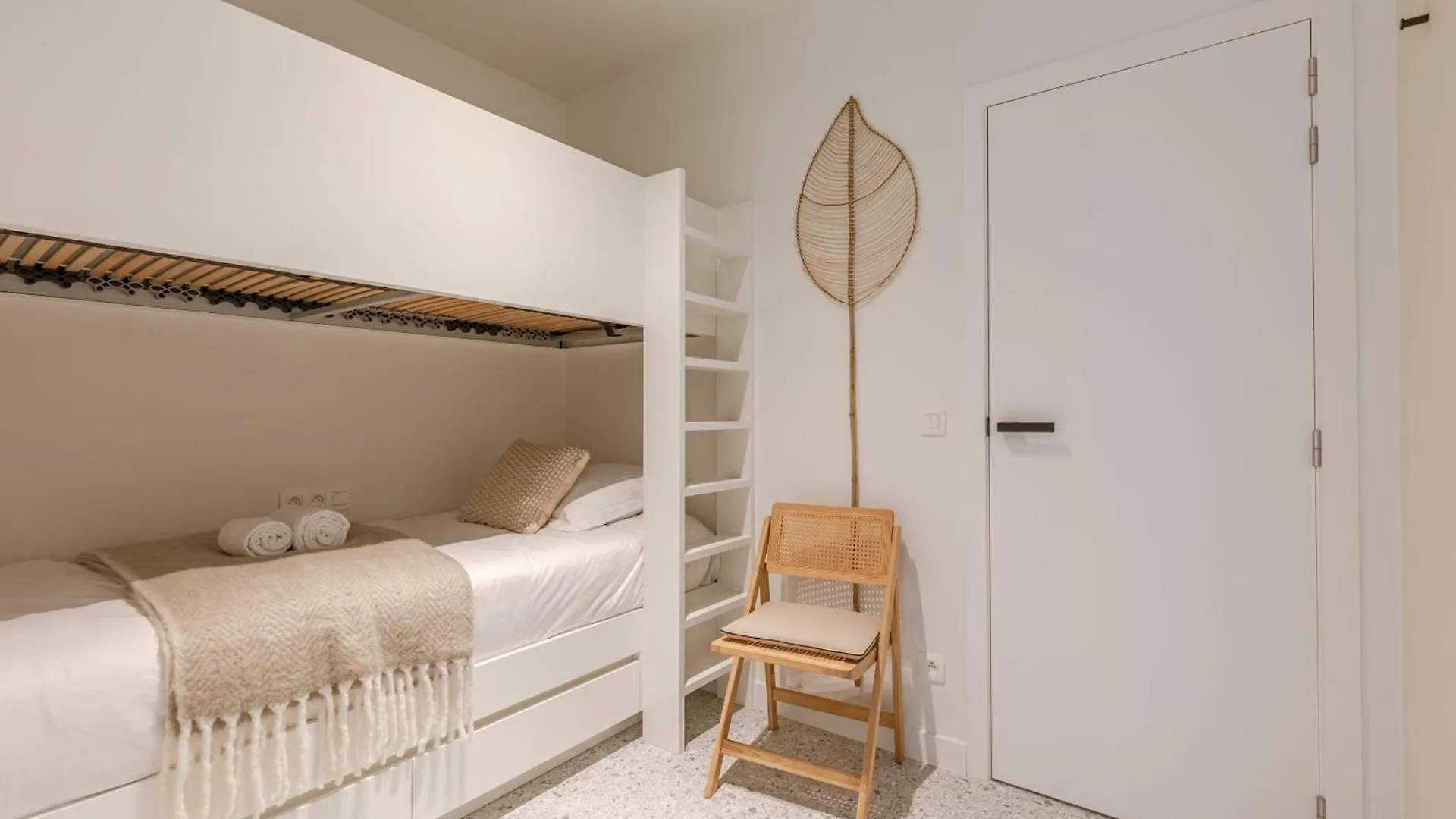 Huswell - Elegant And Stylish Retreat With Sea View Apartment Ostend