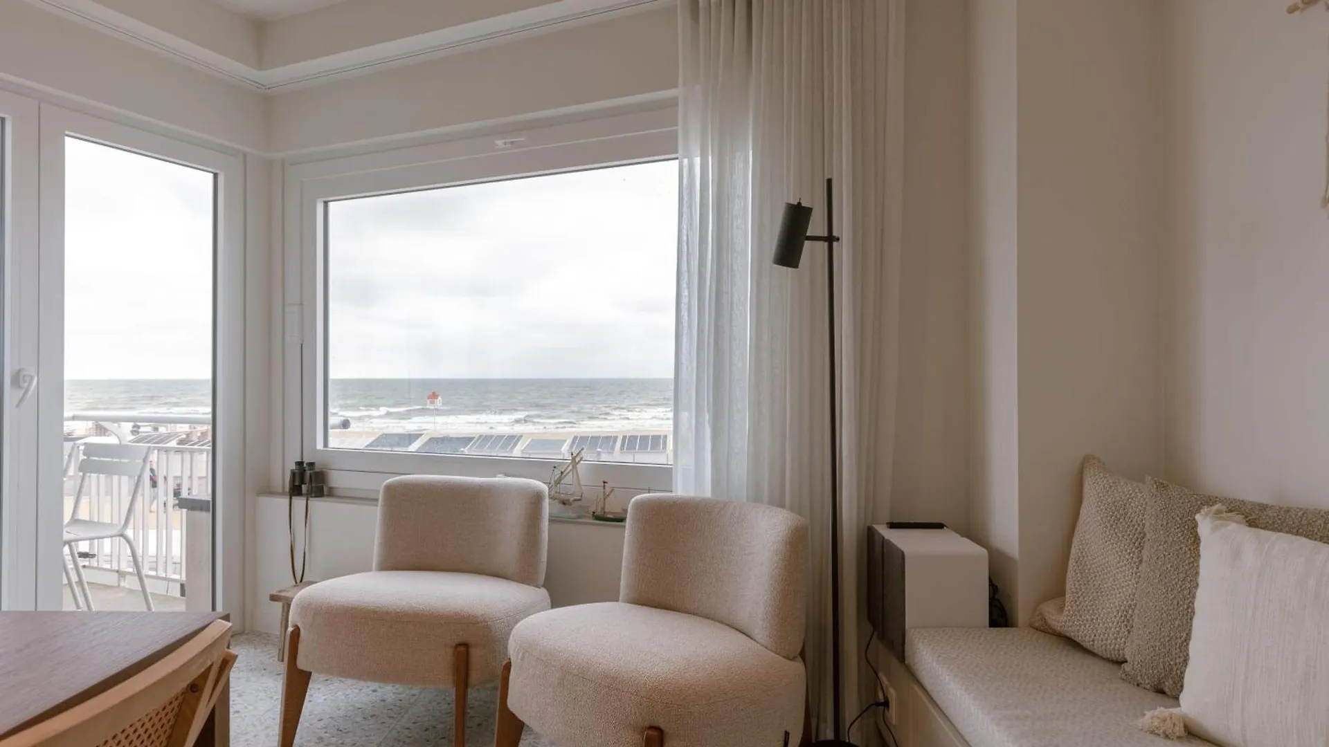 Huswell - Elegant And Stylish Retreat With Sea View Apartment Ostend Belgium