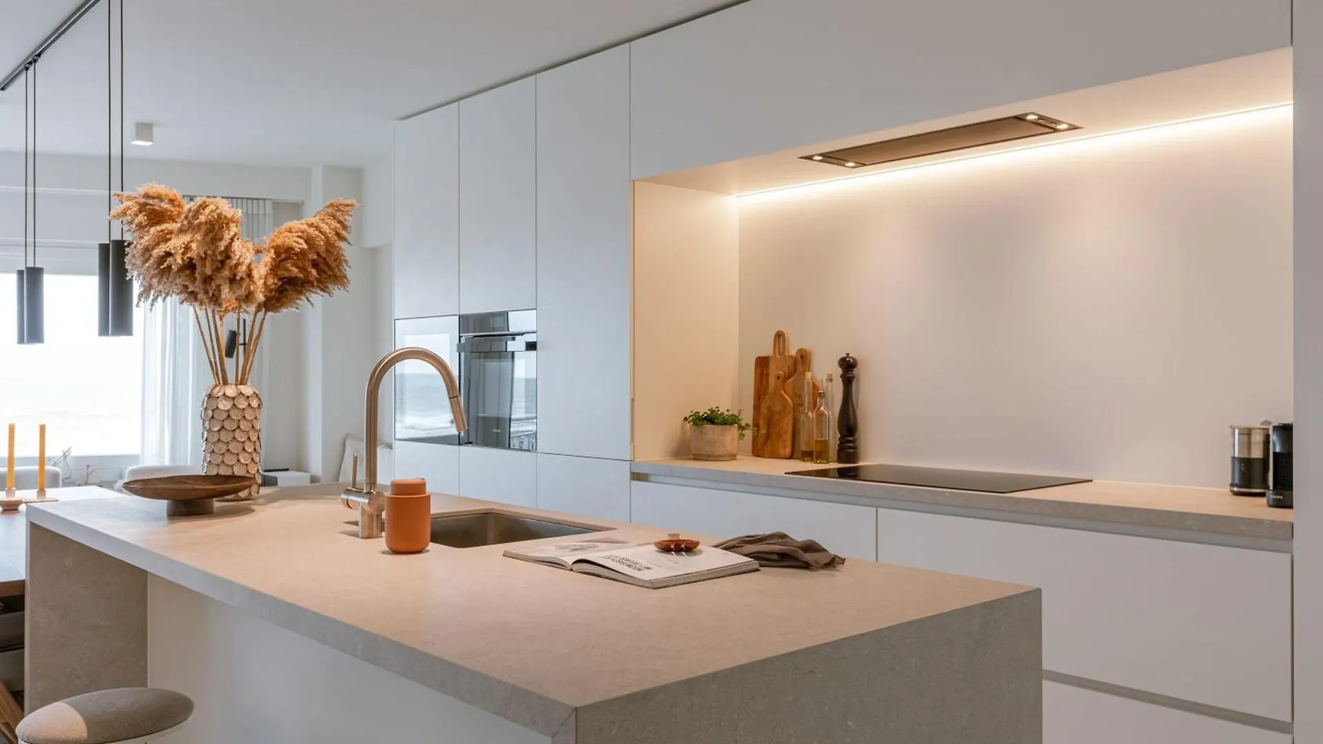 Huswell - Elegant And Stylish Retreat With Sea View Apartment Ostend Belgium