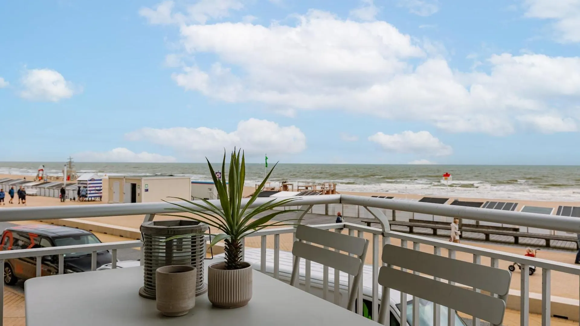 Huswell - Elegant And Stylish Retreat With Sea View Apartment Ostend
